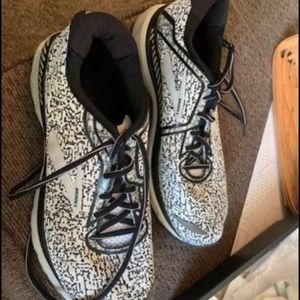 Brooks running’s shoes women’s 9.5